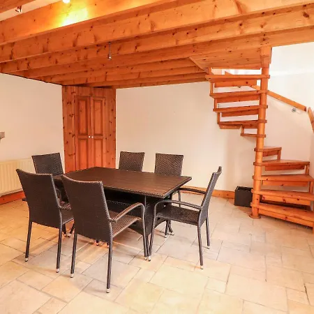 Kimego West Feriehus